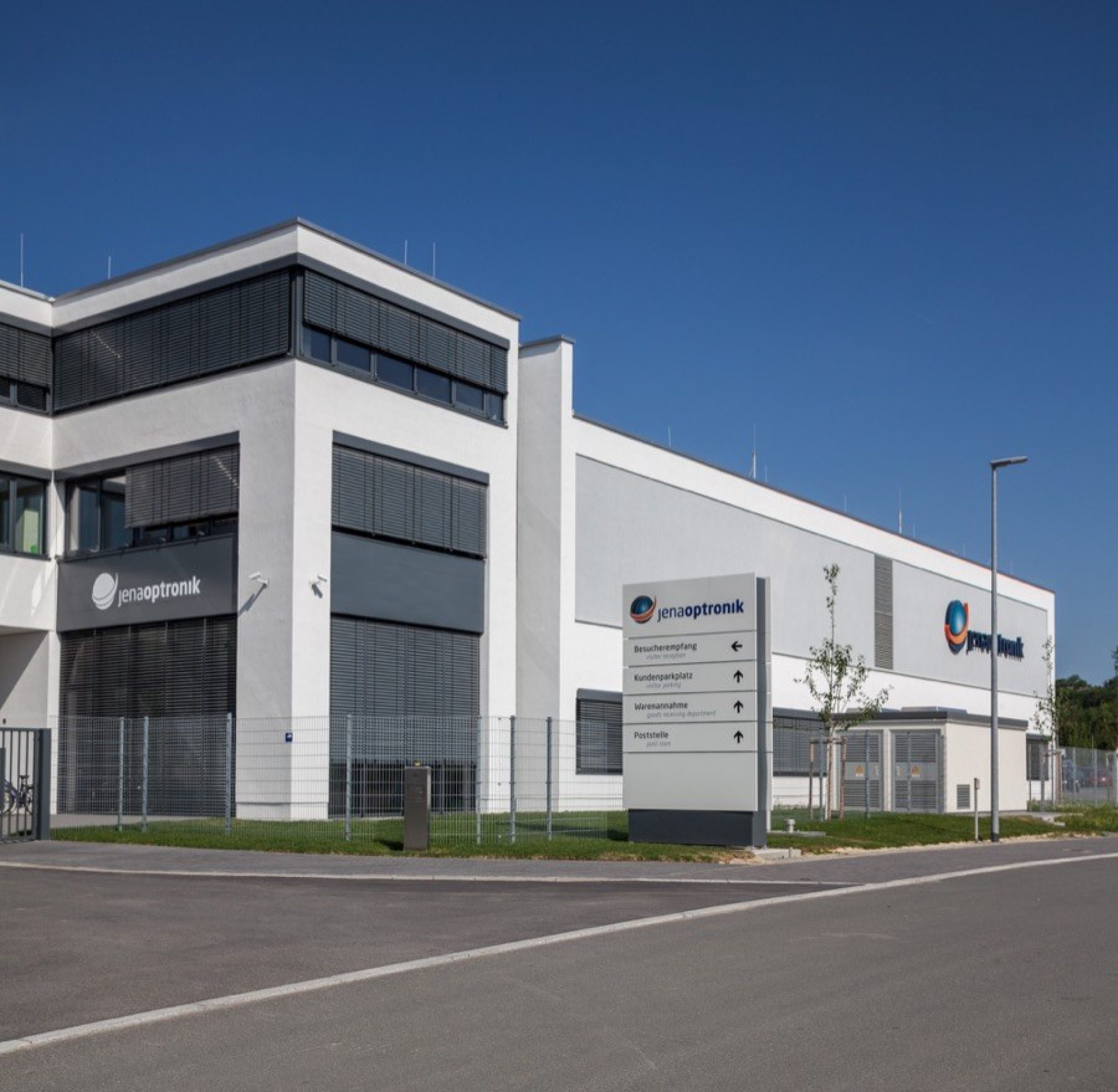 Neubau Büro und Reinraum-Fertigungshalle in Jena70